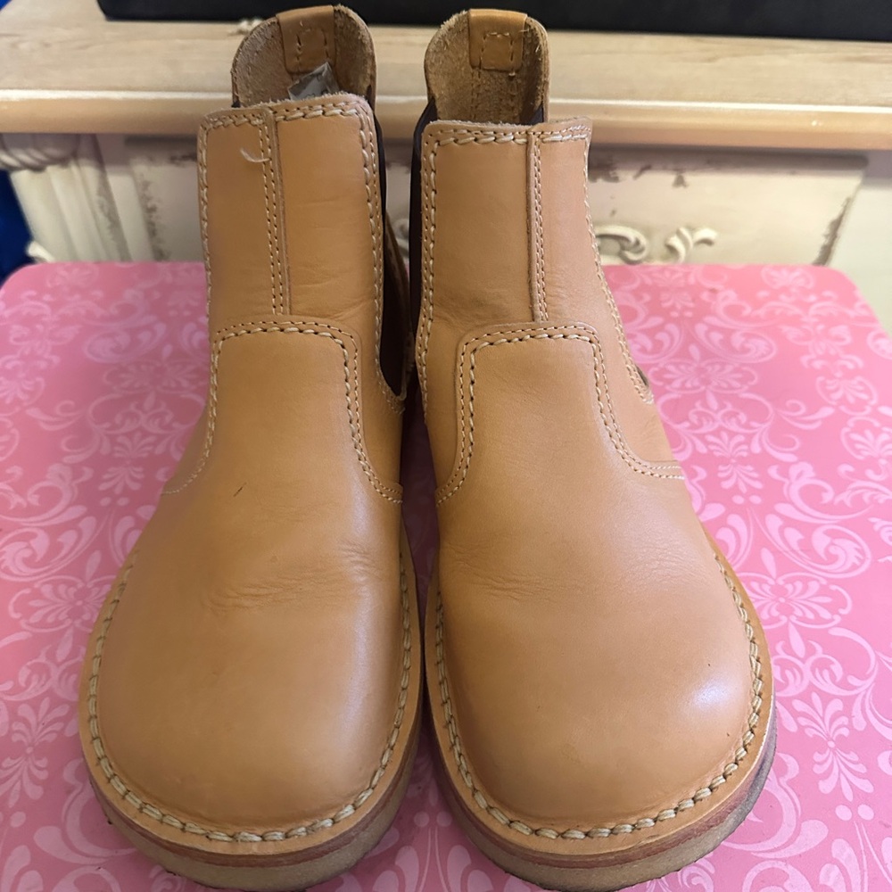 Duckfeet Roskilde Chesea Ankle Boots in Bio, size 39 preowned, worn very little
